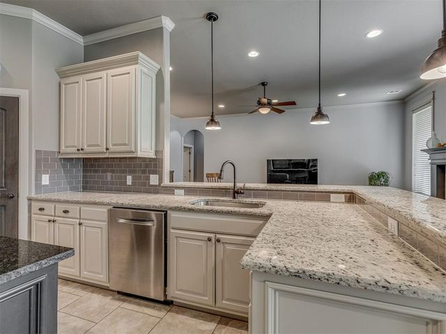 4712 NW 151st Terrace, Edmond, OK 73013