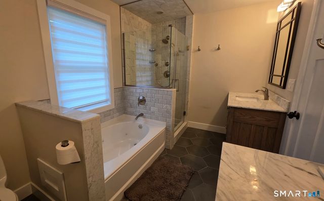 14 Fullmar Lane, Norwalk, CT 06850