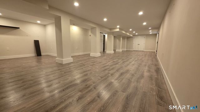 14 Fullmar Lane, Norwalk, CT 06850