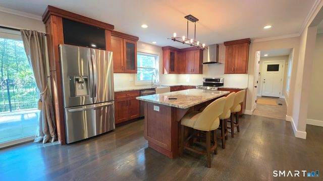 14 Fullmar Lane, Norwalk, CT 06850