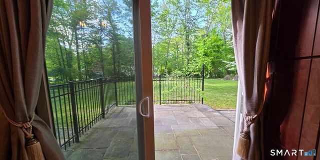 14 Fullmar Lane, Norwalk, CT 06850