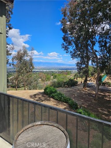 2552 Avenida Del Vista 204, Corona, CA 92882