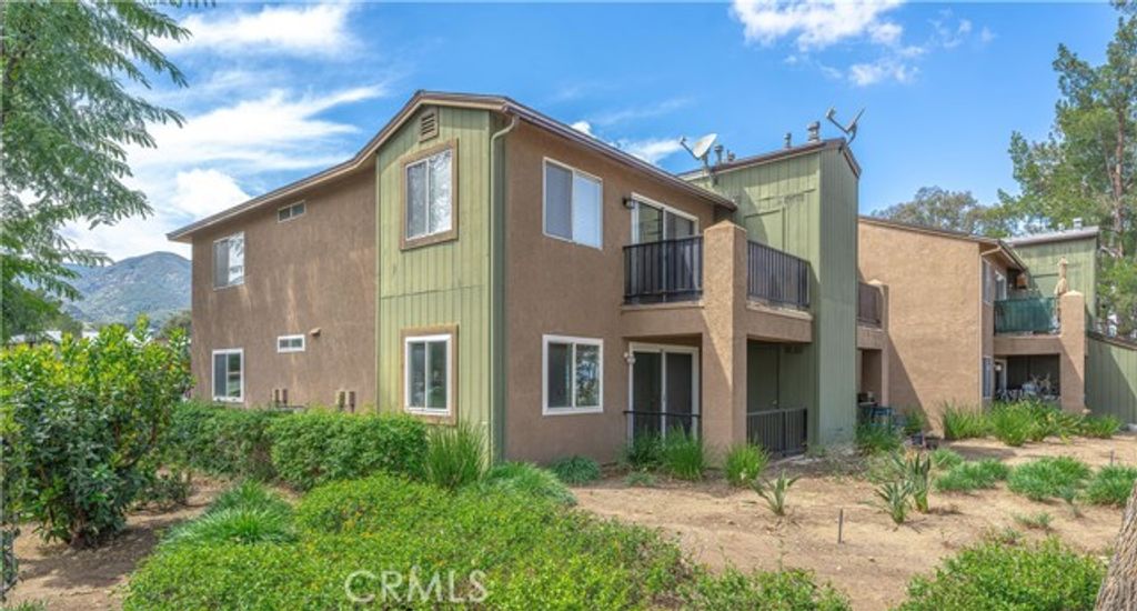 2552 Avenida Del Vista 204, Corona, CA 92882