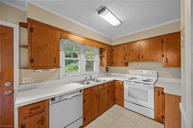 615 Paris Street, Graham, NC 27253