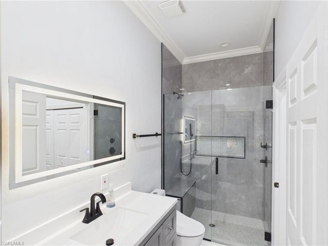 6072 Polly AVE, Naples, FL 34112