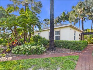 6072 Polly AVE, Naples, FL 34112