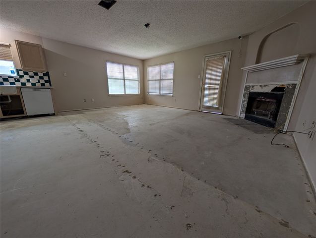 1209 Meadowgate Drive, Allen, TX 75002