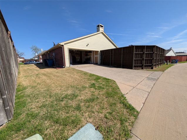 1209 Meadowgate Drive, Allen, TX 75002