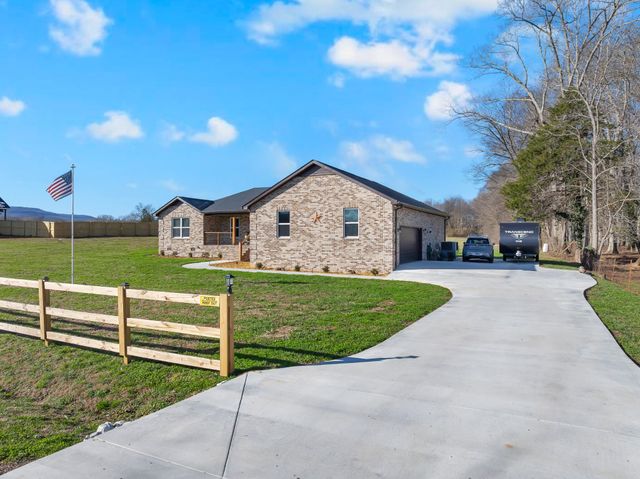 300 Old Clark Rd, Winchester, TN 37398