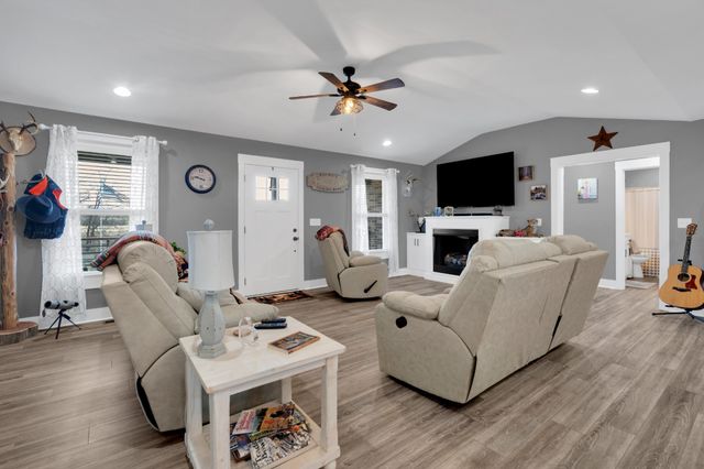 300 Old Clark Rd, Winchester, TN 37398