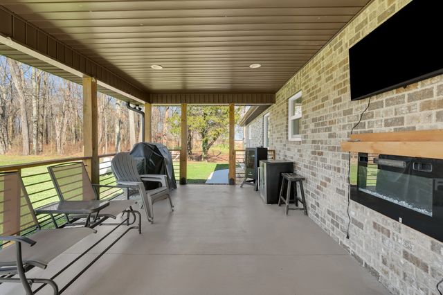 300 Old Clark Rd, Winchester, TN 37398