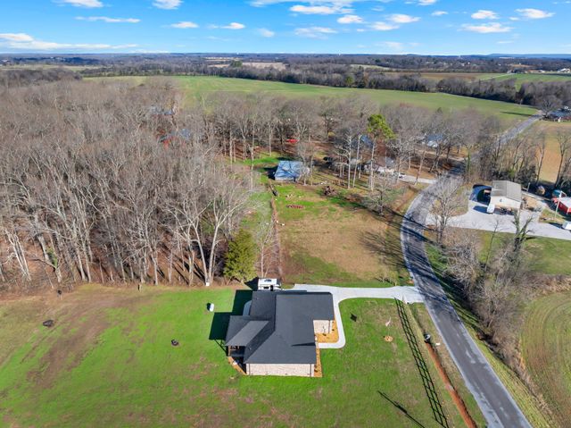 300 Old Clark Rd, Winchester, TN 37398