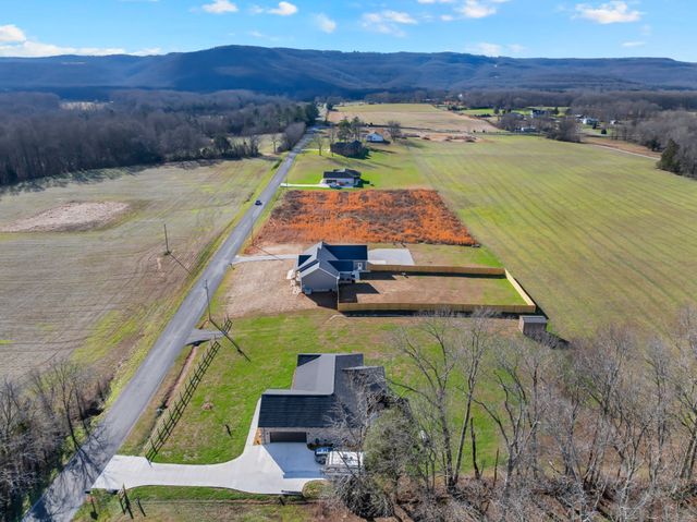 300 Old Clark Rd, Winchester, TN 37398