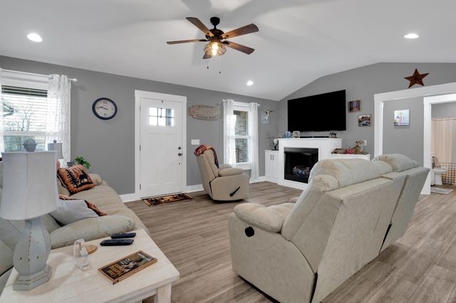 300 Old Clark Rd, Winchester, TN 37398