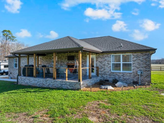 300 Old Clark Rd, Winchester, TN 37398