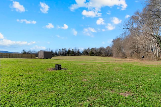 300 Old Clark Rd, Winchester, TN 37398