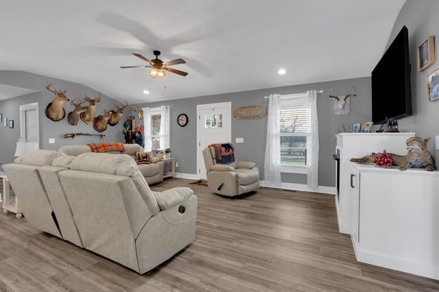 300 Old Clark Rd, Winchester, TN 37398