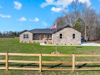 300 Old Clark Rd, Winchester, TN 37398