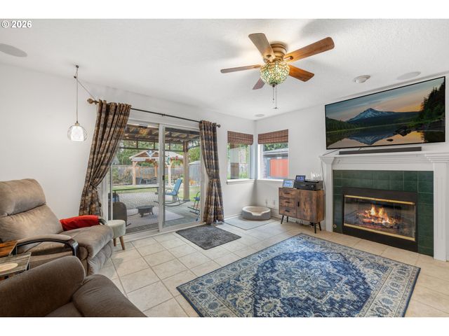 5945 Se BLOSSOM St, Hillsboro, OR 97123
