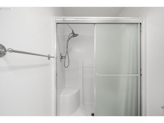5945 Se BLOSSOM St, Hillsboro, OR 97123