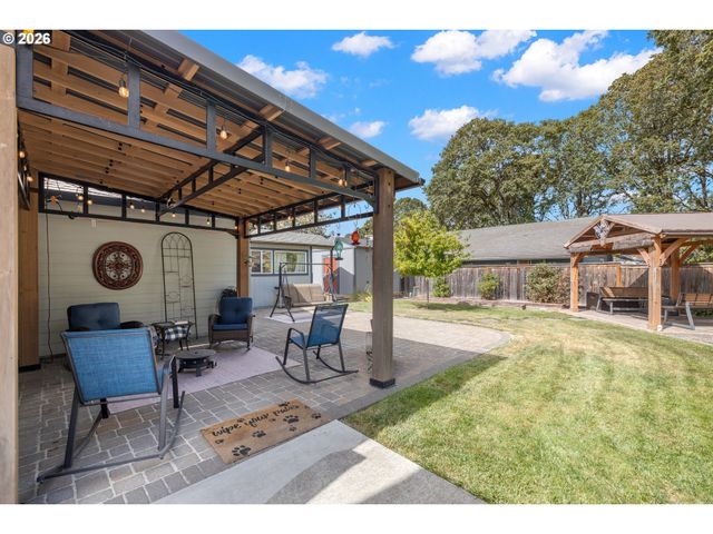 5945 Se BLOSSOM St, Hillsboro, OR 97123