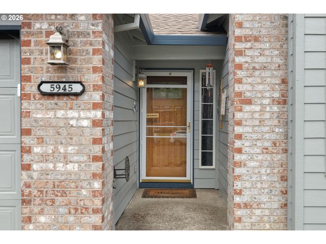 5945 Se BLOSSOM St, Hillsboro, OR 97123