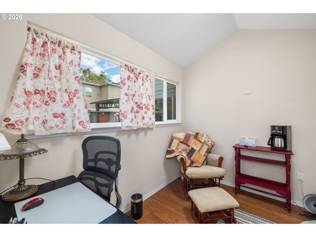 5945 Se BLOSSOM St, Hillsboro, OR 97123
