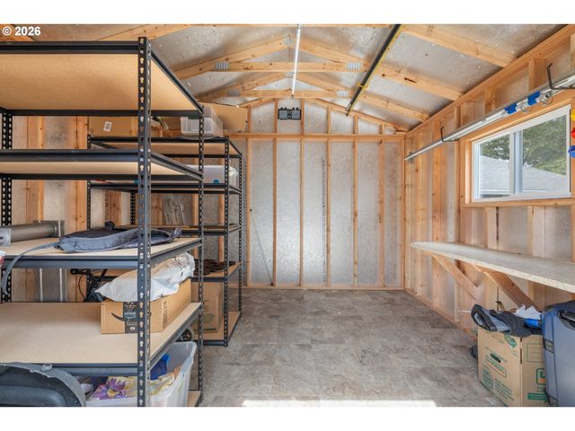 5945 Se BLOSSOM St, Hillsboro, OR 97123