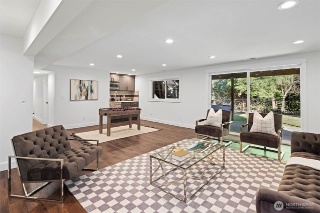 876 172nd Avenue NE, Bellevue, WA 98008