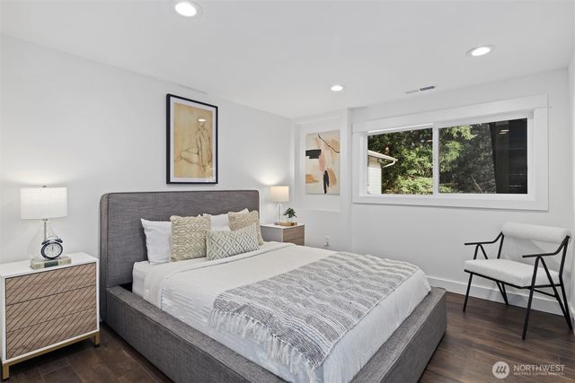 876 172nd Avenue NE, Bellevue, WA 98008