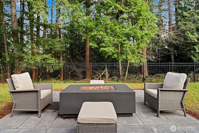 876 172nd Avenue NE, Bellevue, WA 98008