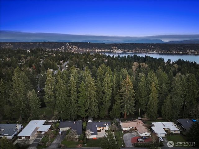 876 172nd Avenue NE, Bellevue, WA 98008