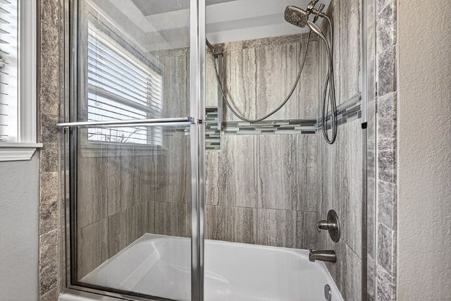 807 N 14th Street, Rogers, AR 72756