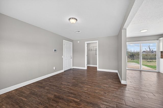 807 N 14th Street, Rogers, AR 72756