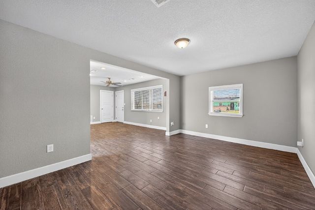 807 N 14th Street, Rogers, AR 72756