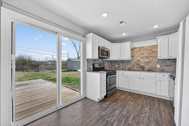 807 N 14th Street, Rogers, AR 72756