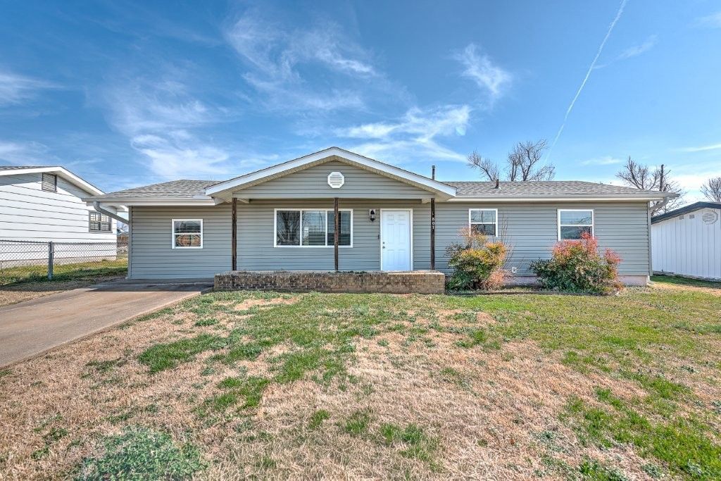 807 N 14th Street, Rogers, AR 72756