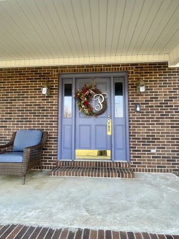 405 Robins St, E, Lawrenceburg, TN 38464
