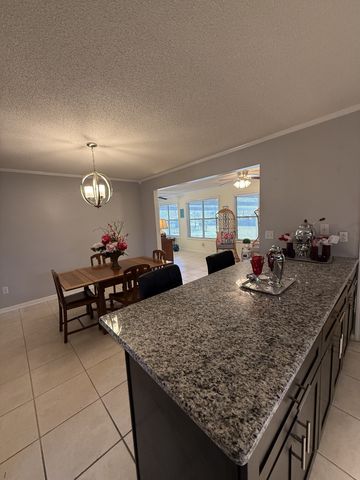 405 Robins St, E, Lawrenceburg, TN 38464