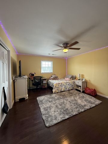 405 Robins St, E, Lawrenceburg, TN 38464