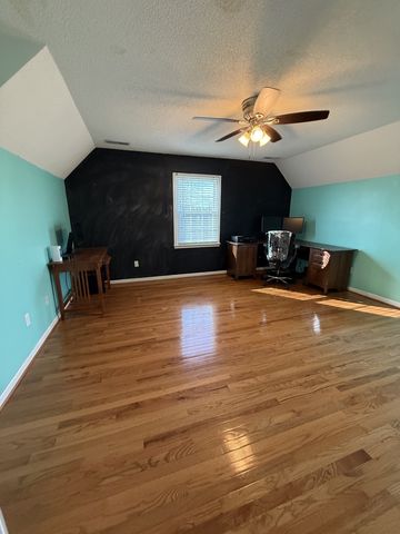 405 Robins St, E, Lawrenceburg, TN 38464