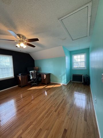 405 Robins St, E, Lawrenceburg, TN 38464