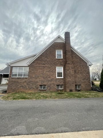 405 Robins St, E, Lawrenceburg, TN 38464