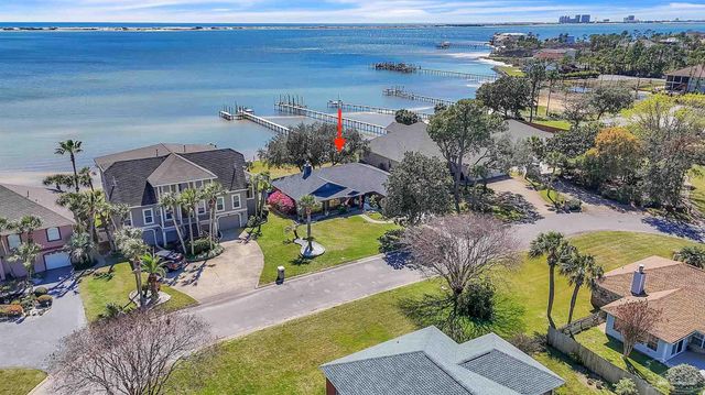 2017 Jessica Way, Navarre, FL 32566