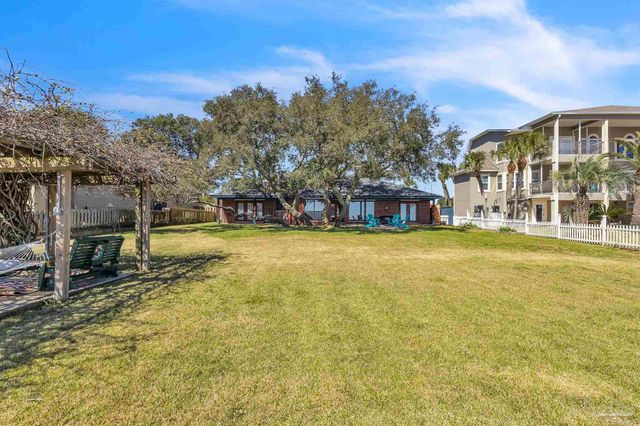 2017 Jessica Way, Navarre, FL 32566