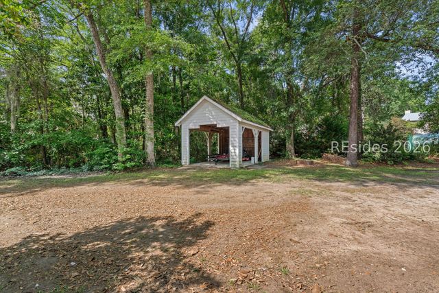 112 Confederate Ave, Bluffton, SC 29910