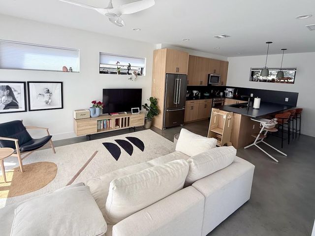 1204 Redd ST 2, Austin, TX 78745