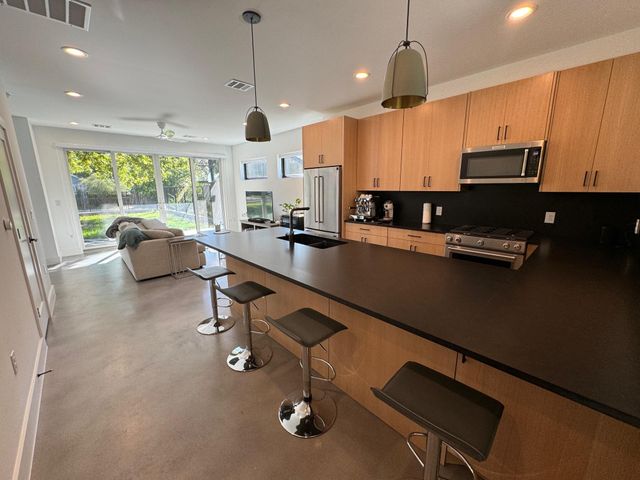 1204 Redd ST 2, Austin, TX 78745