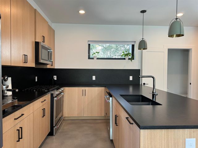 1204 Redd ST 2, Austin, TX 78745