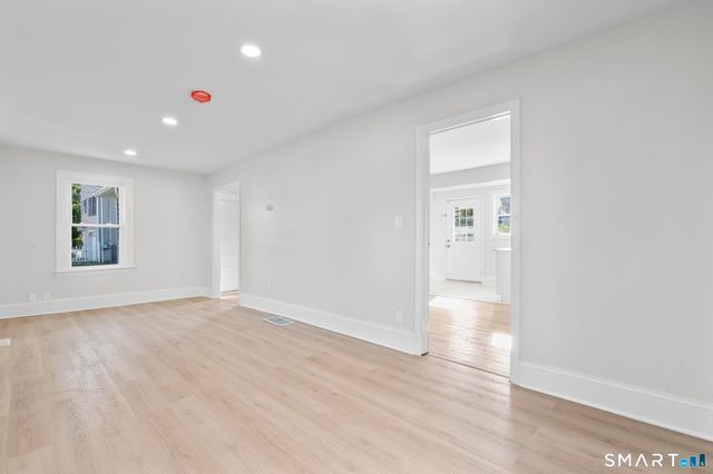 39 Edwards Street, Hamden, CT 06517